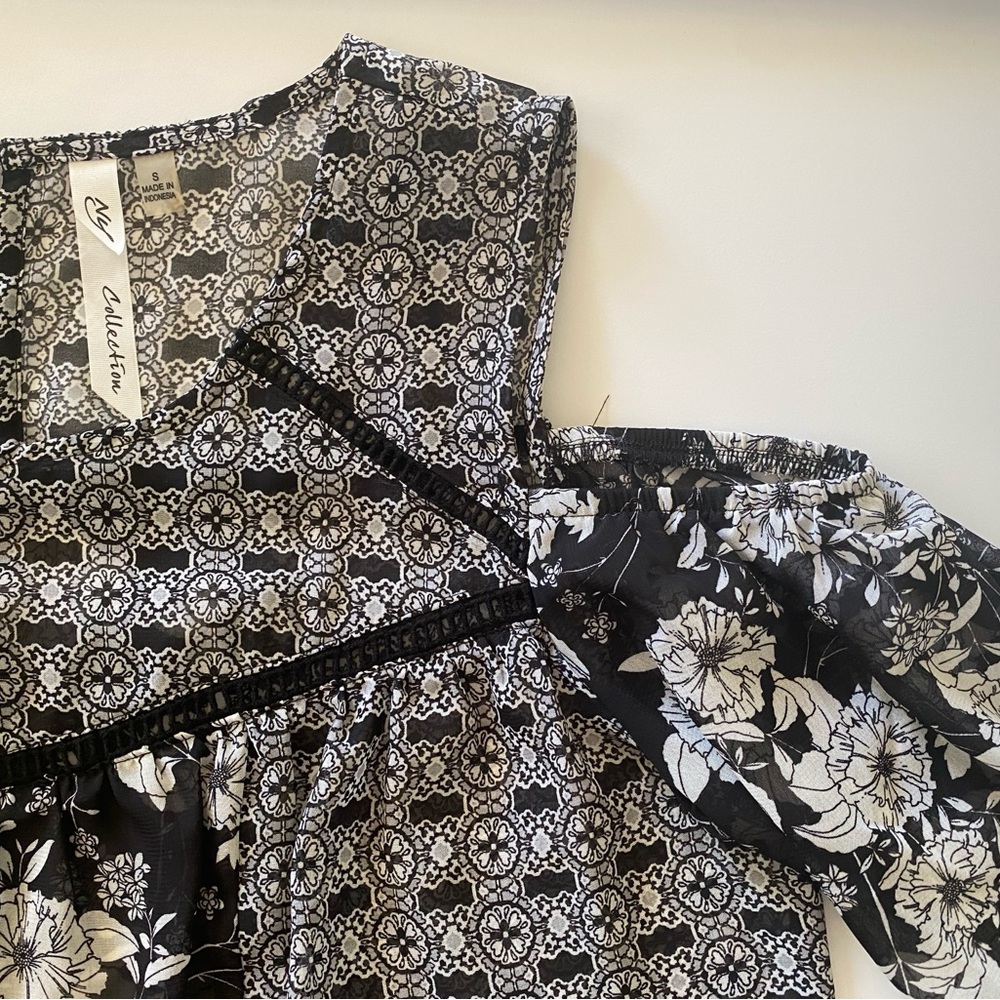 NY Collection Sheer Cut Out Shoulder Blouse | Size Small - Picture 6 of 9